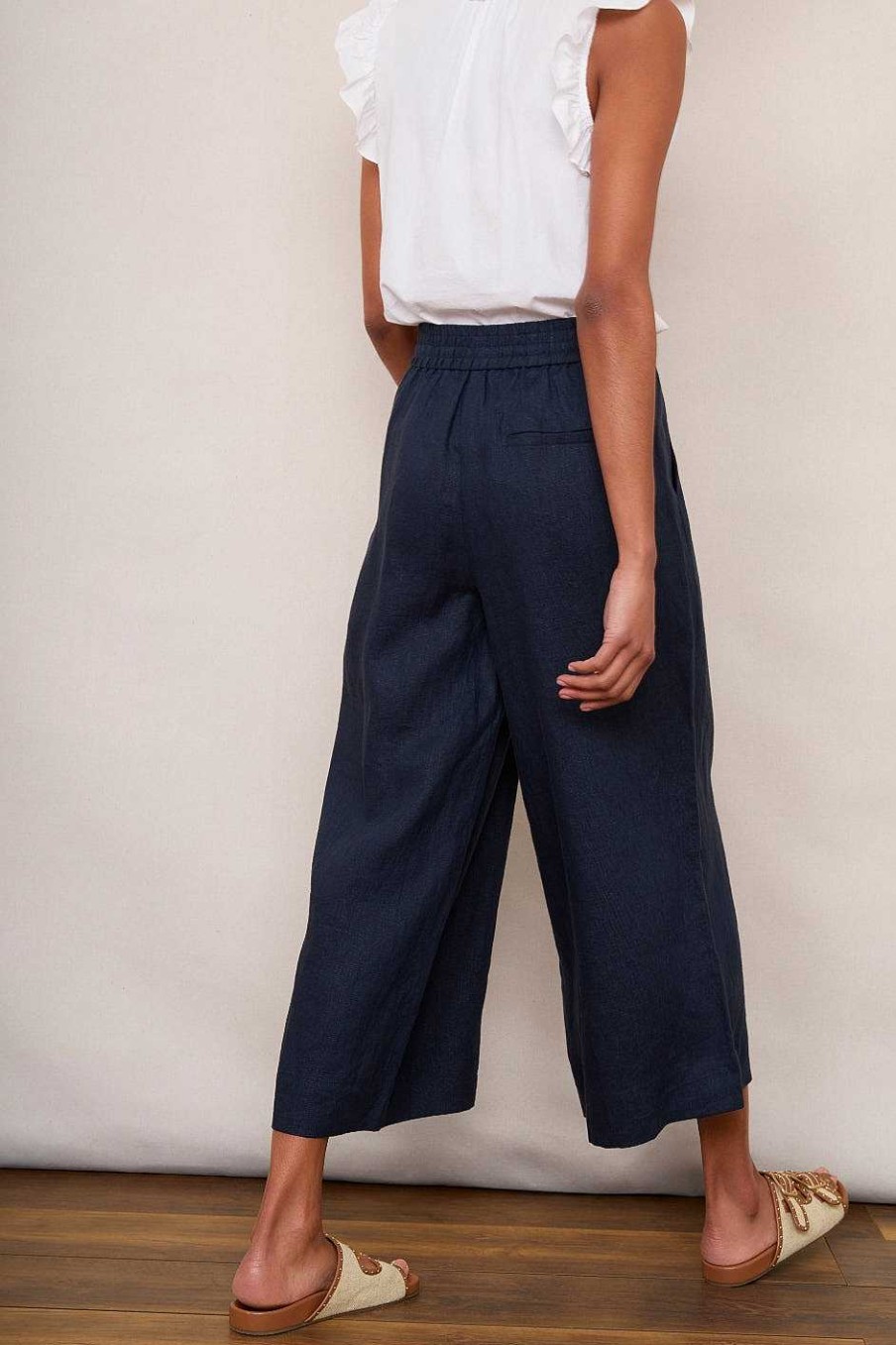 WYSE London Trousers | Alma Cropped Linen Trouser - Midnight