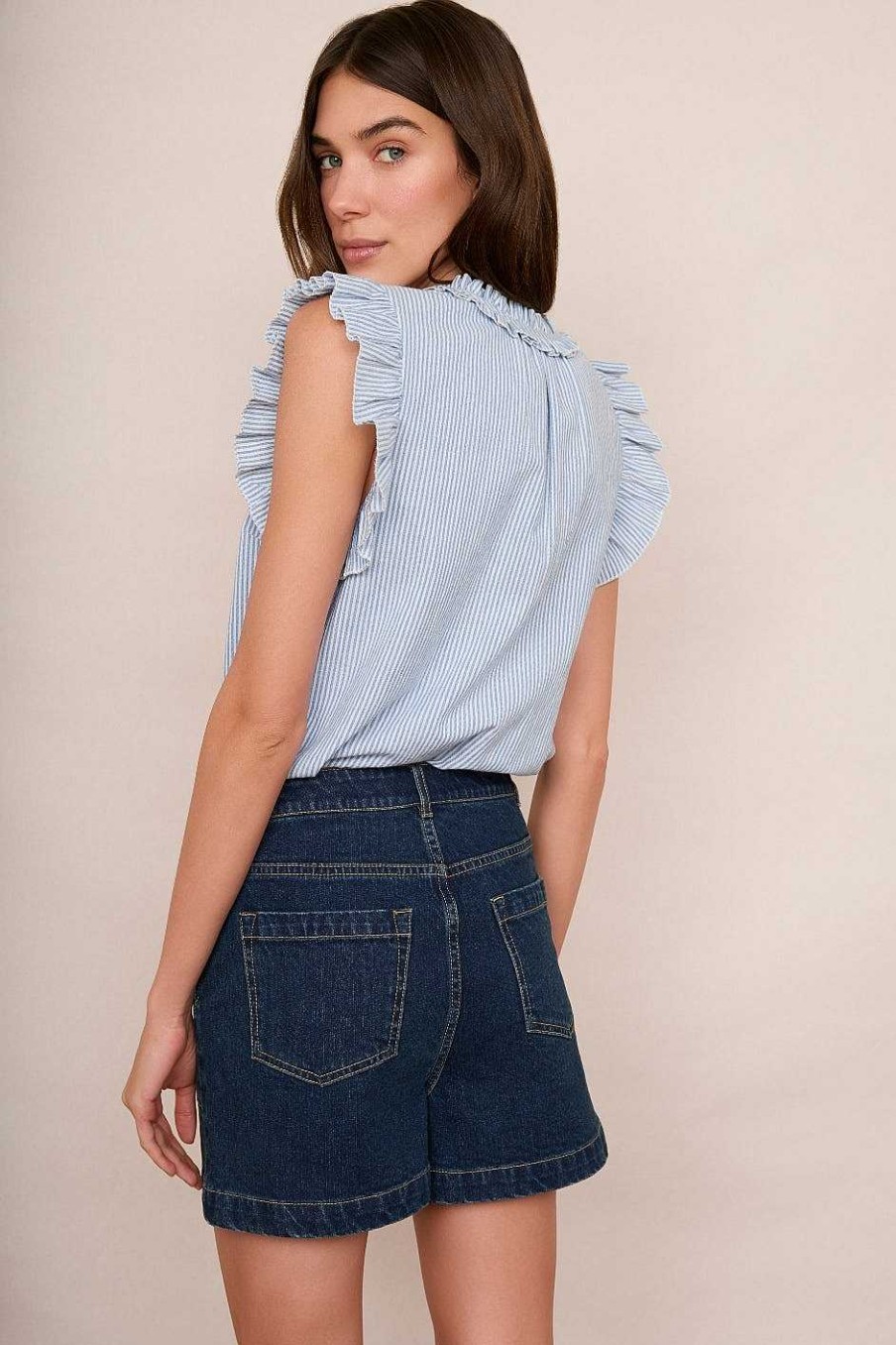 WYSE London Holiday | Beatrice Button Front Short - Mid Wash