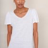 WYSE London Tops | Lily Shimmer Trim Linen Tee - White/Silver