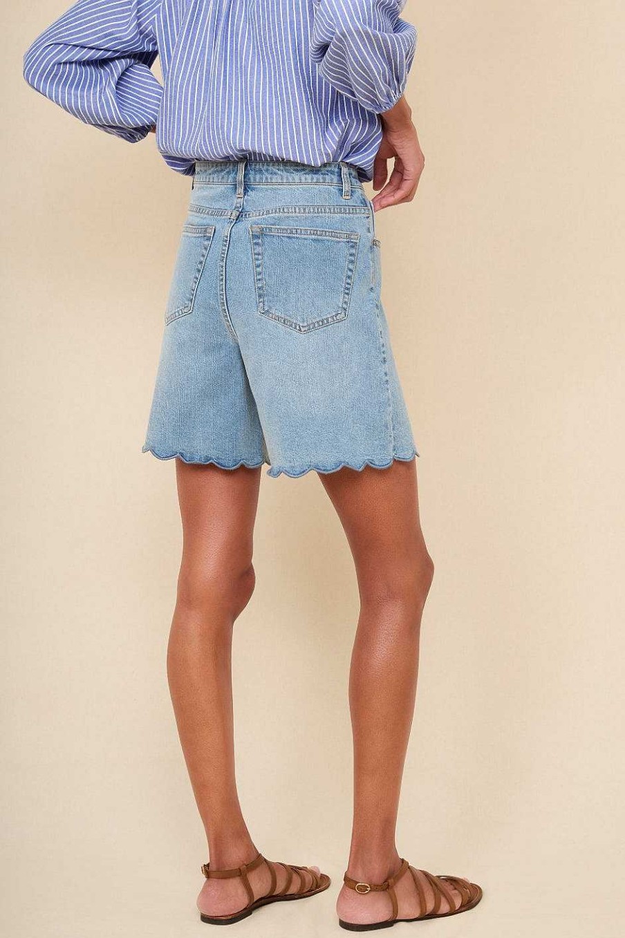 WYSE London Shorts | Brielle Long Scallop Short - Mid Wash