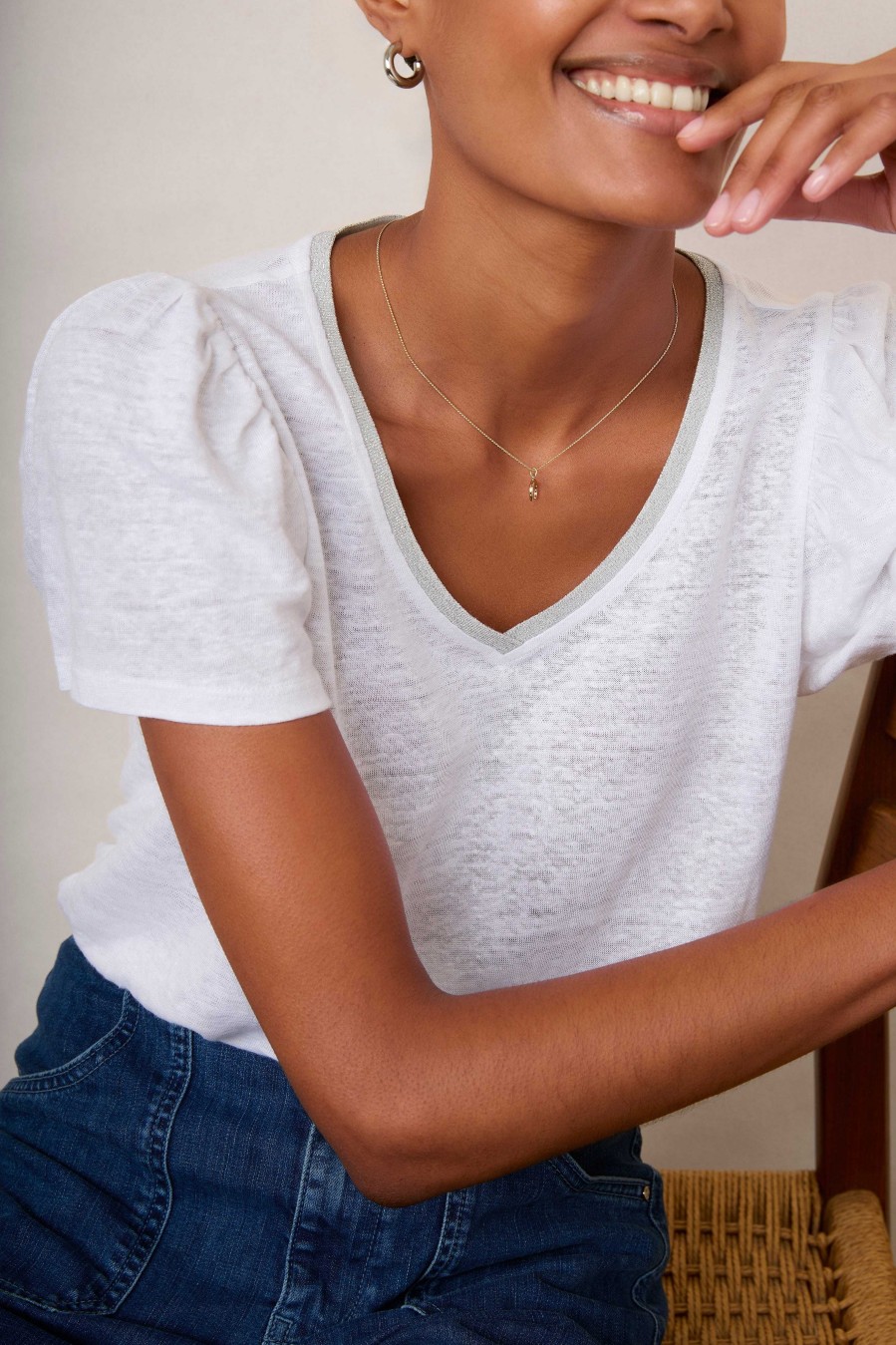 WYSE London Tops | Lily Shimmer Trim Linen Tee - White/Silver