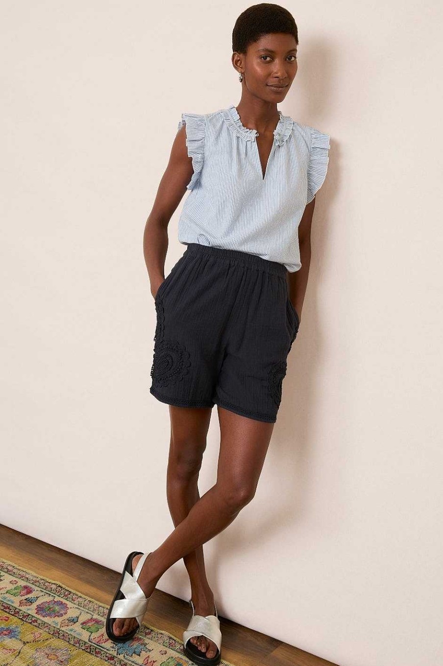 WYSE London Shorts | Annalee Double Gauze Short - Midnight