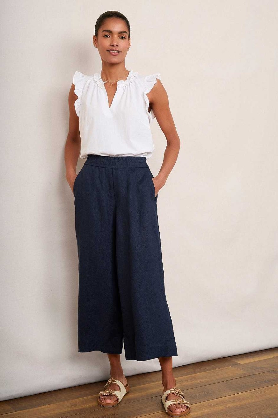 WYSE London Holiday | Alma Cropped Linen Trouser - Midnight