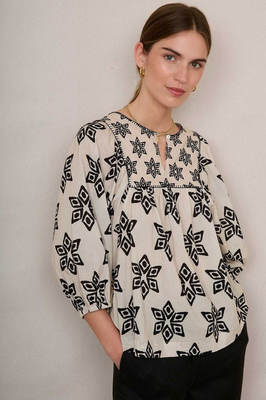 WYSE London Tops | Asley Geo Blouse - Ivory/Black Ikat