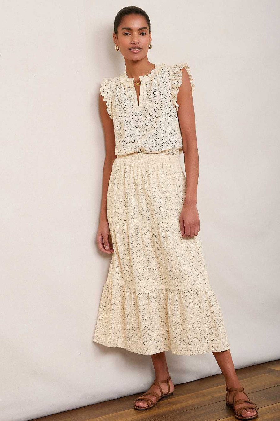 WYSE London Holiday | Felicity Broderie Skirt - Cream