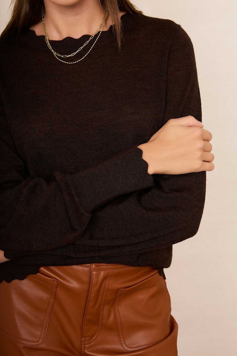 WYSE London Knitwear | Fleurine Scallop Jumper - Cocoa