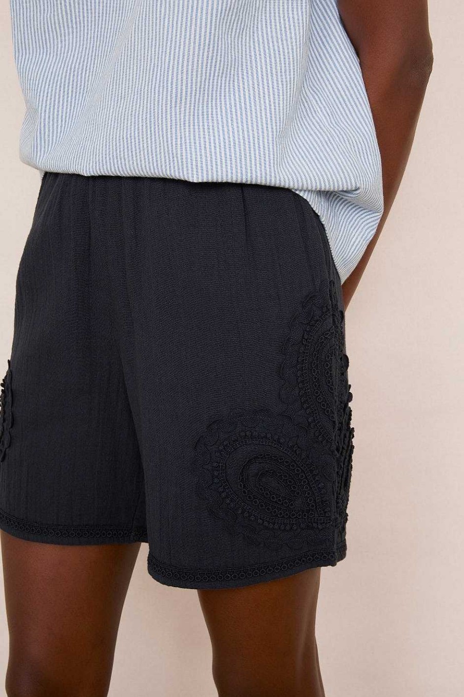 WYSE London Shorts | Annalee Double Gauze Short - Midnight